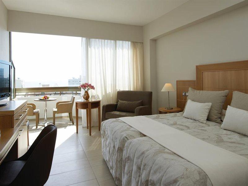 Atlantica Oasis Hotel Limassol Exterior foto