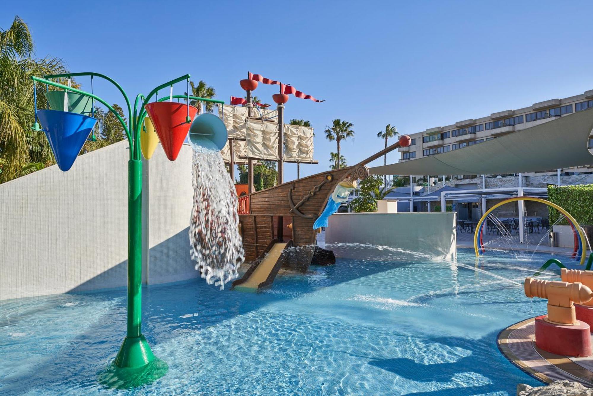 Atlantica Oasis Hotel Limassol Exterior foto