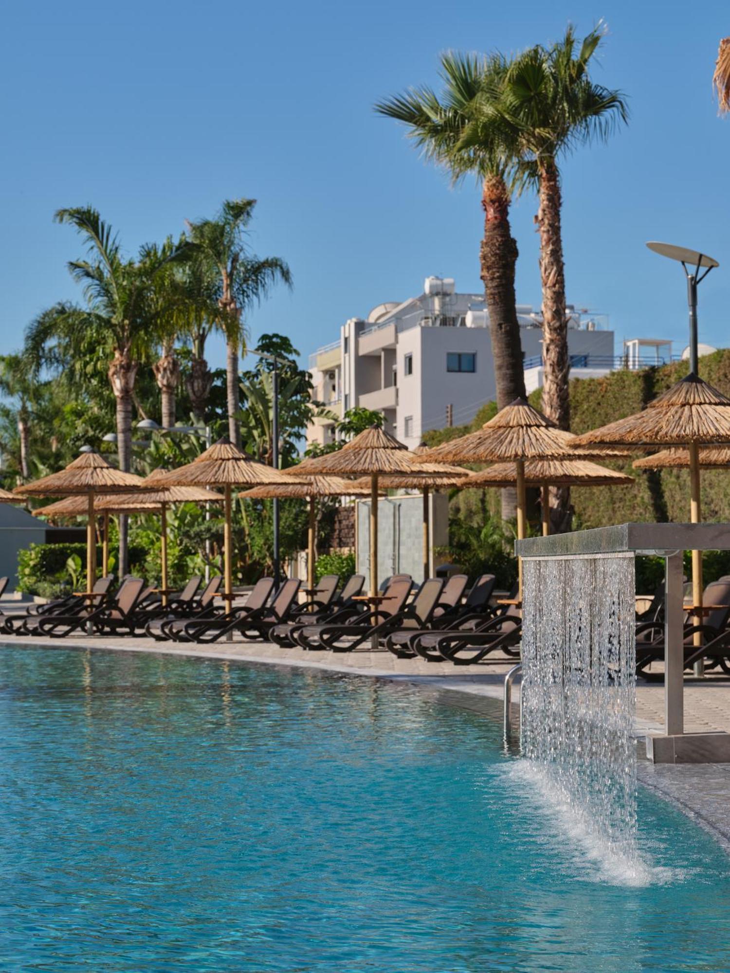 Atlantica Oasis Hotel Limassol Exterior foto
